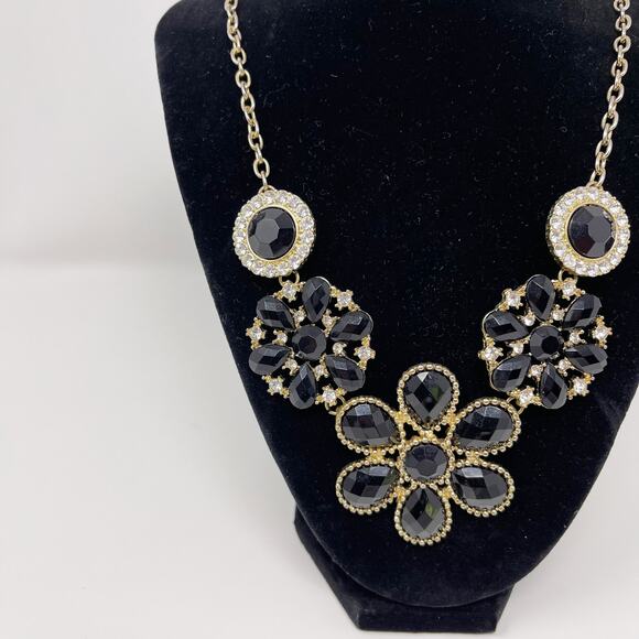 Black and Gold Floral Bib Statement Necklace Gem Stones Fashion Trendy - Picture 2 of 4